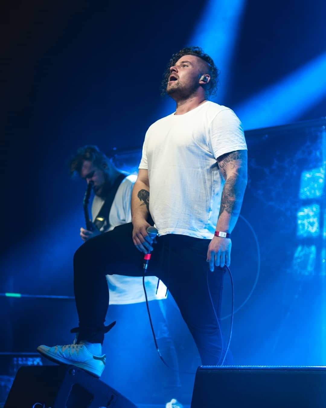 Marcin Janusiński performing live with VIRYA